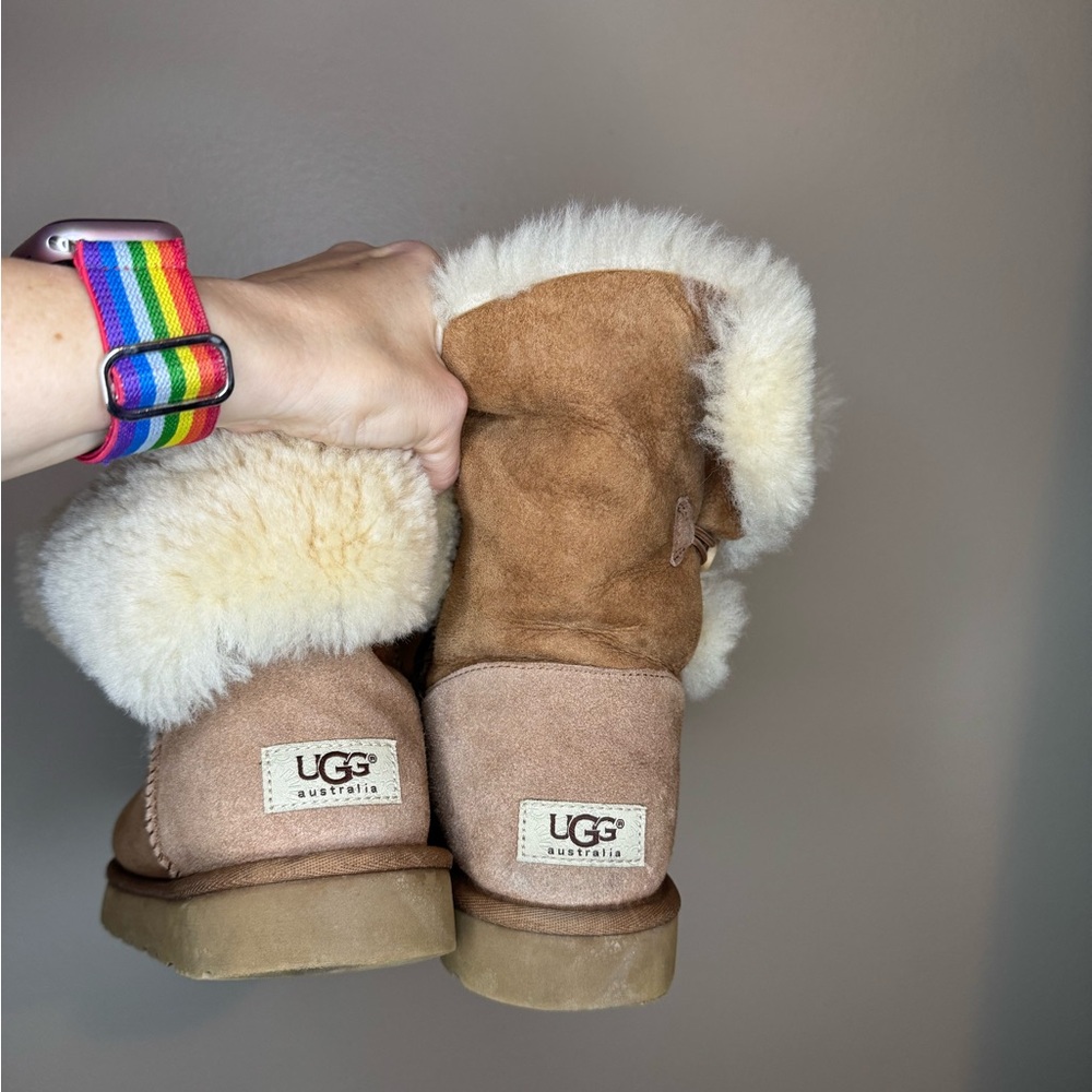UGG Australia Bailey Button Shearling Boots Chestnut Women’s Size 10